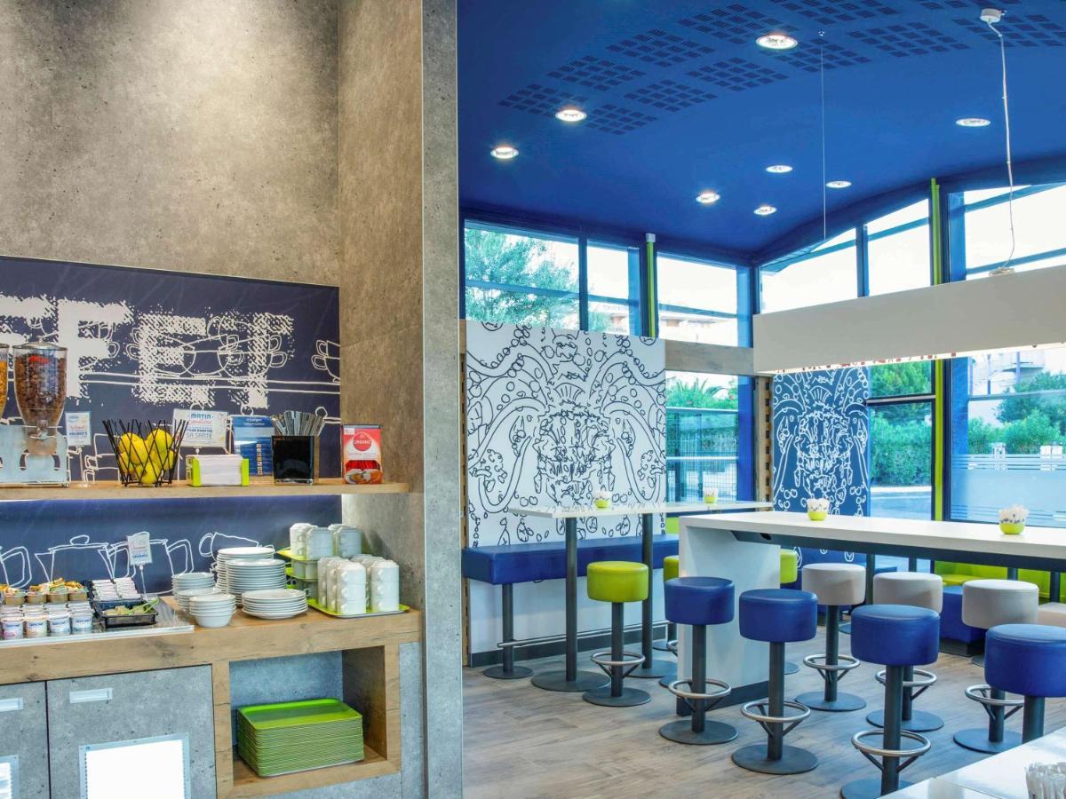 Ibis Budget Sud Pres D'arenes Hotel